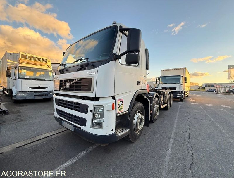 VOLVO FM12 380 - 2004 - 636 982 - شاحنة: صورة 1 VOLVO FM12 380 - 2004 - 636 982 - شاحنة: صورة 1