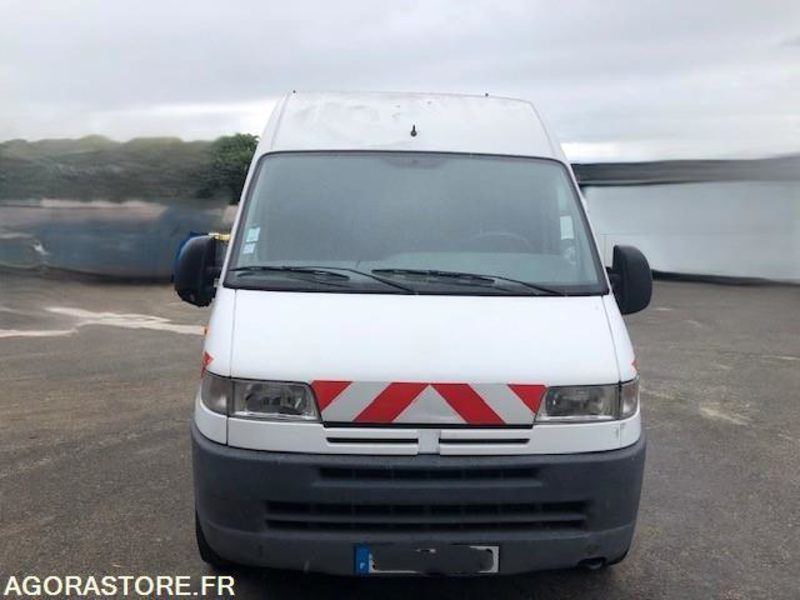 Véhicule PEUGEOT BOXER 2001 NON ROULANT EN L'ETAT - فان المدمجة: صورة 5 Véhicule PEUGEOT BOXER 2001 NON ROULANT EN L'ETAT - فان المدمجة: صورة 5