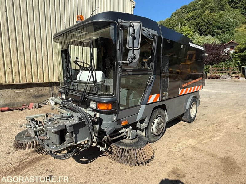 Balayeuse aspiratrice MATHIEUX C 560-2003-6077 Heures - سياره كنس شوارع: صورة 1 Balayeuse aspiratrice MATHIEUX C 560-2003-6077 Heures - سياره كنس شوارع: صورة 1