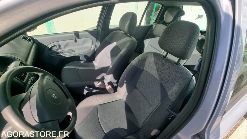 Clio - سيارة: صورة 5 Clio - سيارة: صورة 5