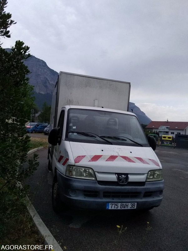 Peugeot boxer hayon 500kgs joint culasse HS - شاحنة توصيل مغلقة: صورة 2 Peugeot boxer hayon 500kgs joint culasse HS - شاحنة توصيل مغلقة: صورة 2