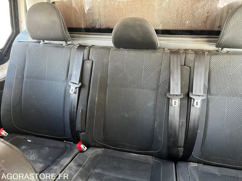 Renault trafic 1.6dci 6places 2019 291000km - فان المدمجة: صورة 5 Renault trafic 1.6dci 6places 2019 291000km - فان المدمجة: صورة 5