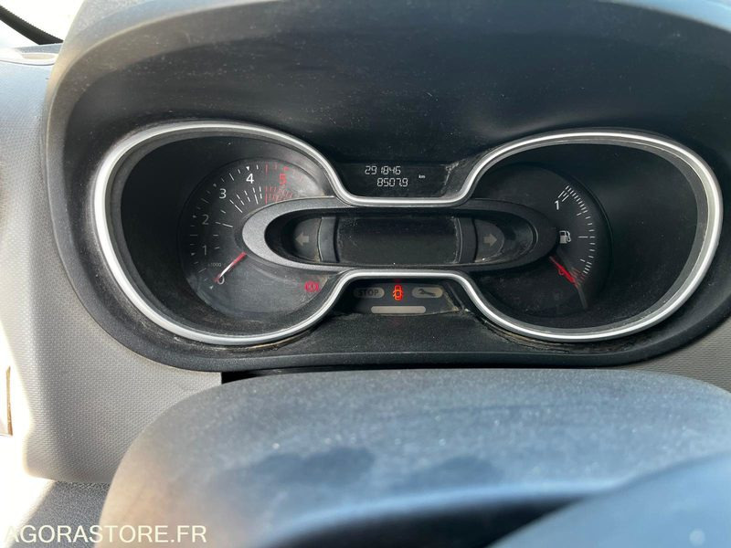 Renault trafic 1.6dci 6places 2019 291000km - فان المدمجة: صورة 4 Renault trafic 1.6dci 6places 2019 291000km - فان المدمجة: صورة 4