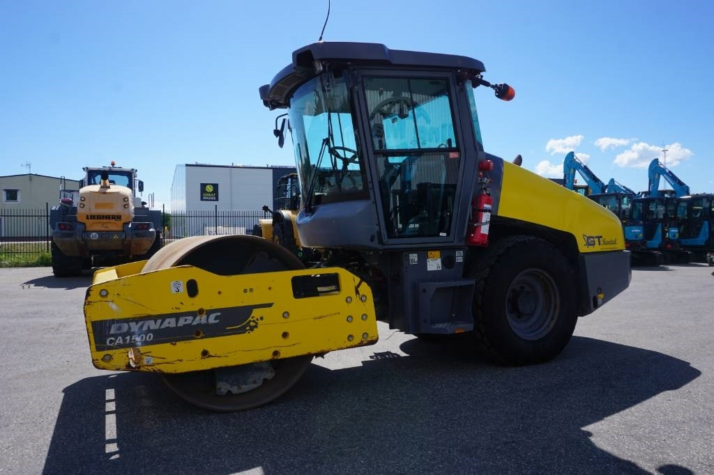 Atlas Copco Dynapac CA 1500 *Uthyres* - ضاغطة التربة: صورة 1 Atlas Copco Dynapac CA 1500 *Uthyres* - ضاغطة التربة: صورة 1