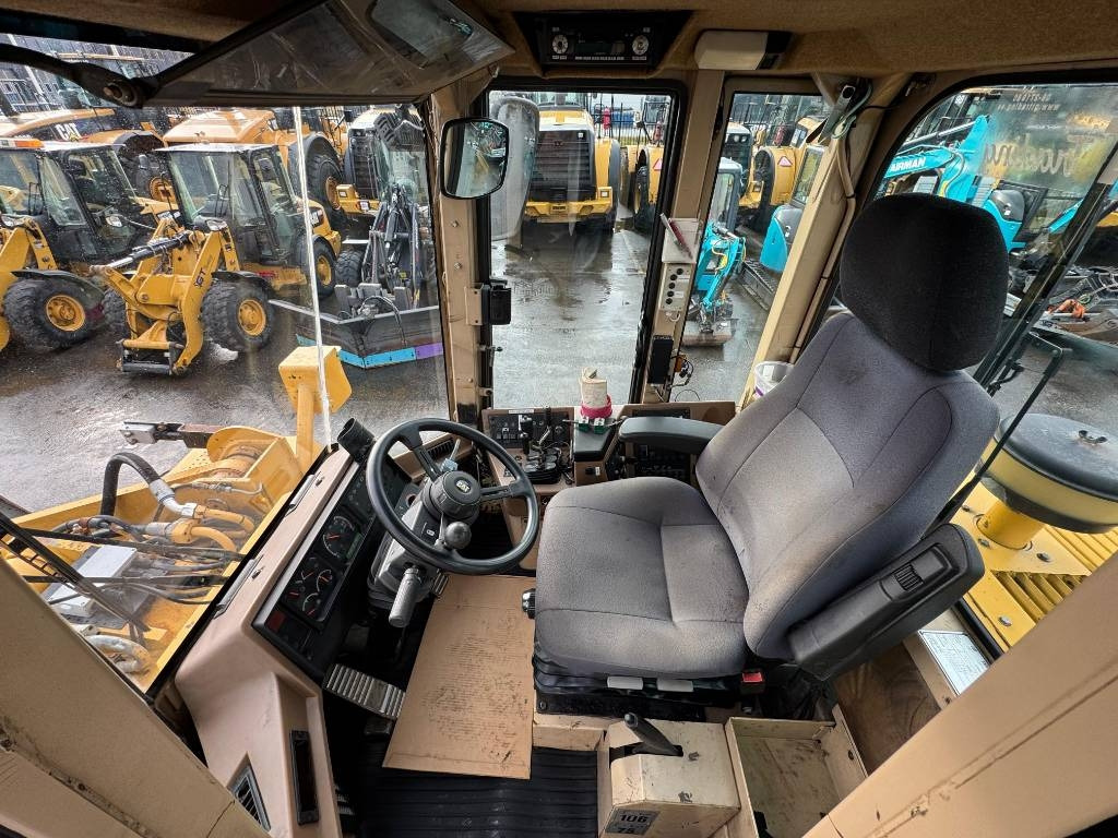 اللودر بعجل CAT 938 F II: صورة 9