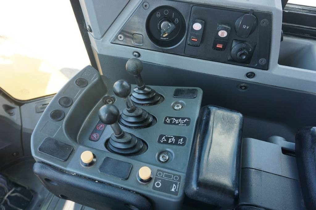 تأجير CAT 972 K  CAT 972 K: صورة 17