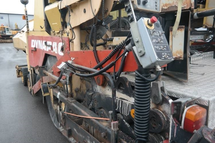 راصف أسفلت Dynapack F121 4WD: صورة 6