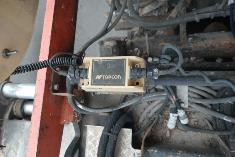 راصف أسفلت Dynapack F121 4WD: صورة 9