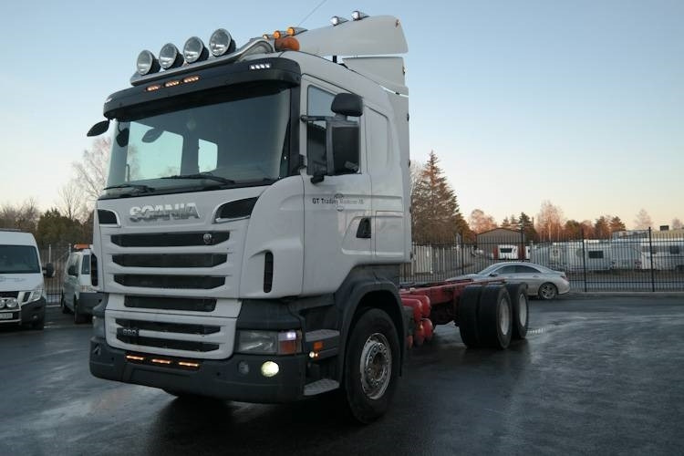 Scania R 620 - شاحنة بهيكل معدني للمقصورة: صورة 2 Scania R 620 - شاحنة بهيكل معدني للمقصورة: صورة 2