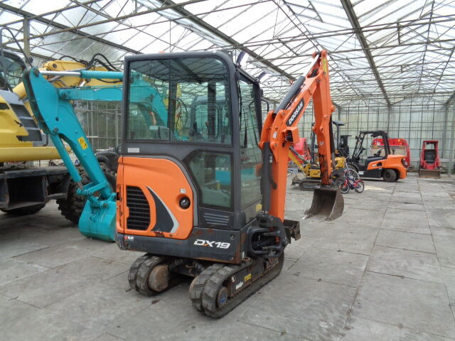 Doosan DX19 - حفار صغير: صورة 4 Doosan DX19 - حفار صغير: صورة 4