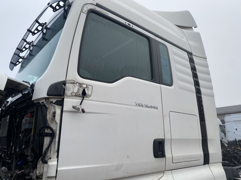 MAN TGX - باب و قطع الغيار - شاحنة: صورة 1 MAN TGX - باب و قطع الغيار - شاحنة: صورة 1