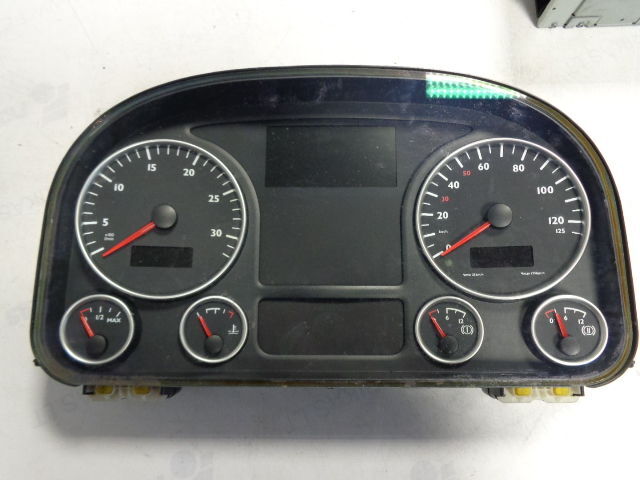 MAN (WORLDWIDE DELIVERY ) - لوحة العدادات - شاحنة: صورة 1 MAN (WORLDWIDE DELIVERY ) - لوحة العدادات - شاحنة: صورة 1