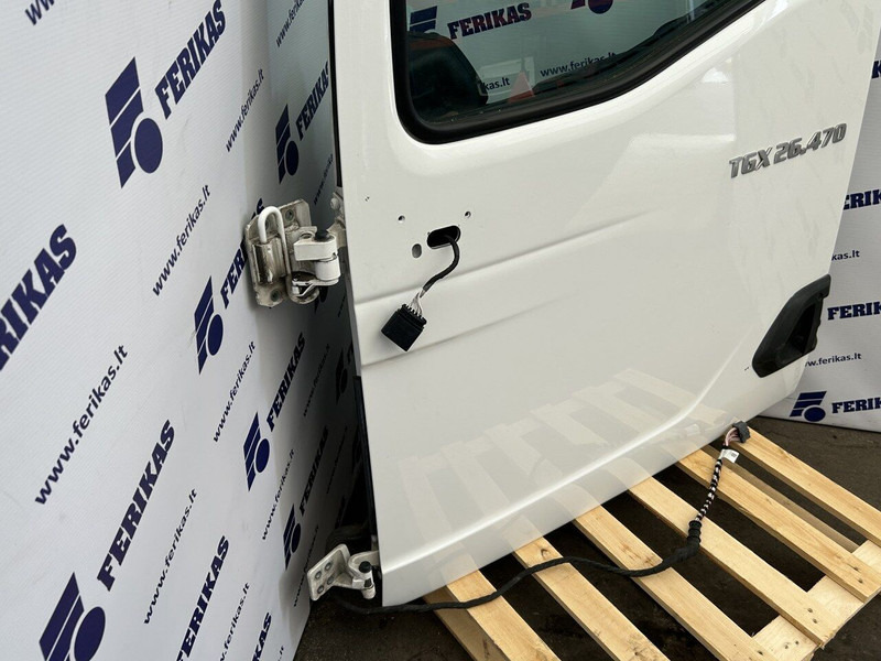 MAN door L.H. - باب و قطع الغيار - شاحنة: صورة 2 MAN door L.H. - باب و قطع الغيار - شاحنة: صورة 2