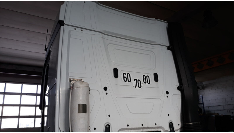 Mercedes-Benz Stream space cab A - الكابينة والداخلية - شاحنة: صورة 5 Mercedes-Benz Stream space cab A - الكابينة والداخلية - شاحنة: صورة 5