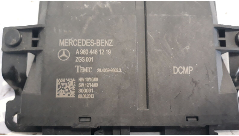 Mercedes-Benz door control module - وحدة إي سي يو - شاحنة: صورة 3 Mercedes-Benz door control module - وحدة إي سي يو - شاحنة: صورة 3