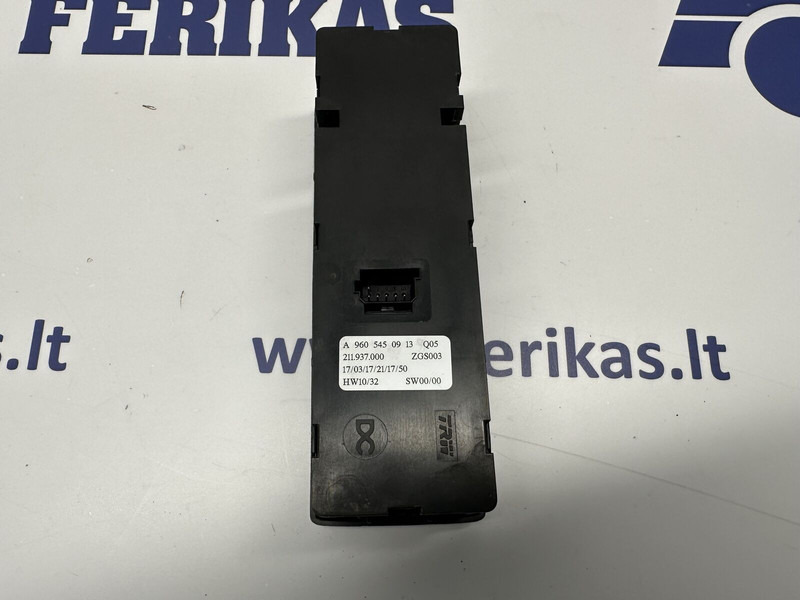 Mercedes-Benz passenger door, window control - لوحة العدادات - شاحنة: صورة 2 Mercedes-Benz passenger door, window control - لوحة العدادات - شاحنة: صورة 2