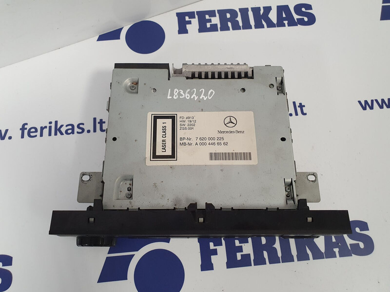 Mercedes-Benz radio - لوحة العدادات - شاحنة: صورة 3 Mercedes-Benz radio - لوحة العدادات - شاحنة: صورة 3