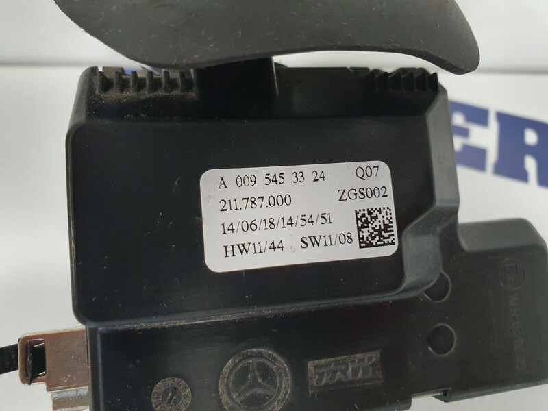 Mercedes-Benz wiper, turn switch stalk - مرحل - شاحنة: صورة 3 Mercedes-Benz wiper, turn switch stalk - مرحل - شاحنة: صورة 3