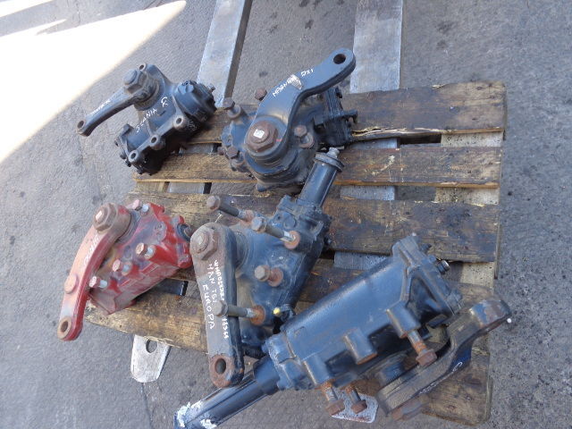 Mercedes-Benz - دودة دركسون - شاحنة: صورة 3 Mercedes-Benz - دودة دركسون - شاحنة: صورة 3