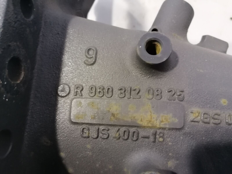 Mercedes-Benz - هيكل السيارة الخارجية - شاحنة: صورة 3 Mercedes-Benz - هيكل السيارة الخارجية - شاحنة: صورة 3