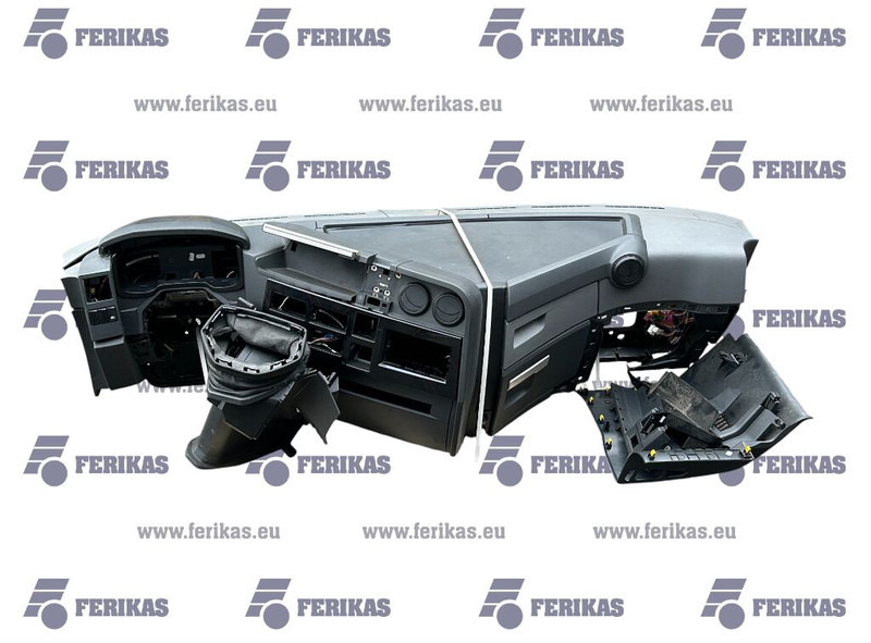 Renault complete dashboard - مصد - شاحنة: صورة 1 Renault complete dashboard - مصد - شاحنة: صورة 1