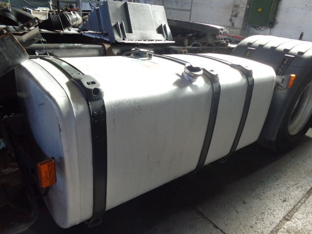 Scania complete with brackets and fuel pump (WORLDWIDE - خزان الوقود - شاحنة: صورة 2 Scania complete with brackets and fuel pump (WORLDWIDE - خزان الوقود - شاحنة: صورة 2