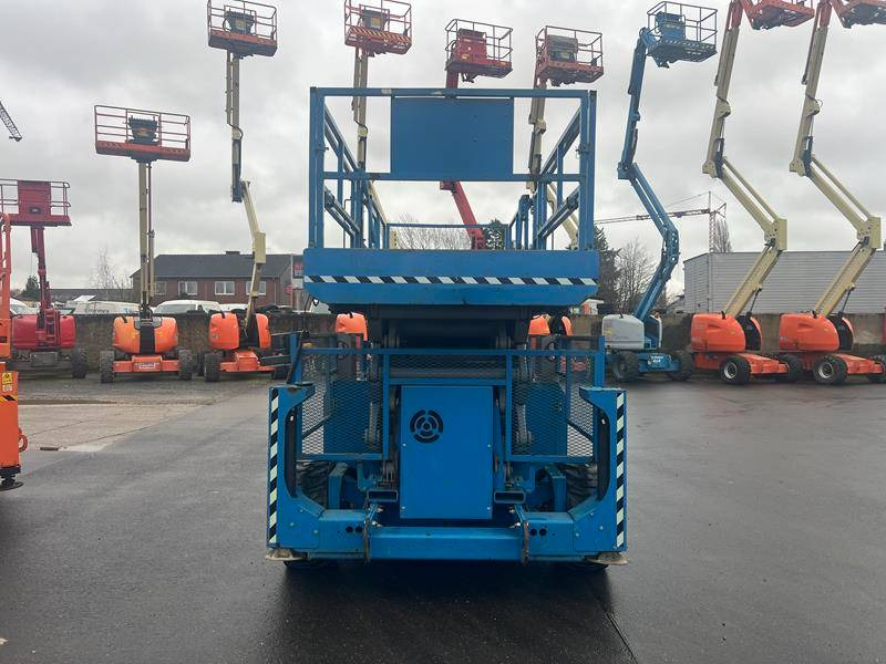 Genie GS5390 RT diesel 4x4 18m (1711) - مرفاع مقصي: صورة 4 Genie GS5390 RT diesel 4x4 18m (1711) - مرفاع مقصي: صورة 4