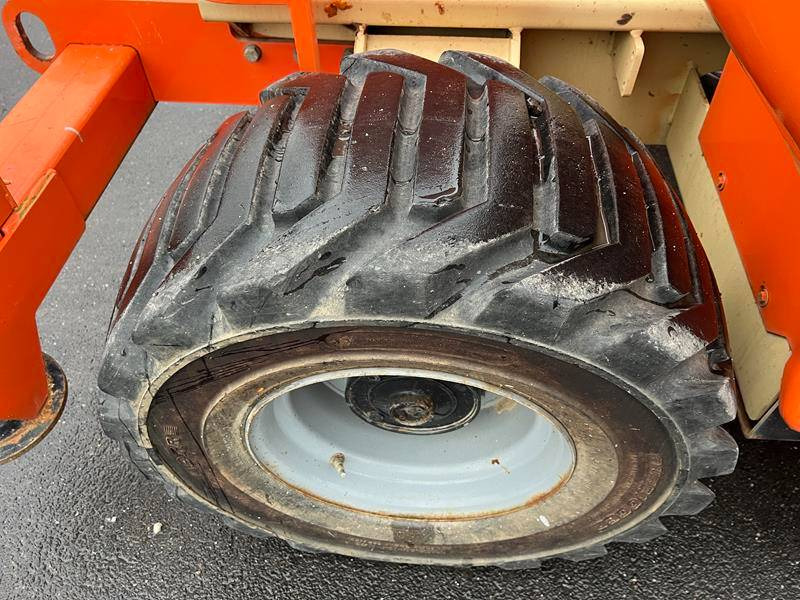 مرفاع مقصي JLG 4394 RT diesel 4x4 15m (1747): صورة 17