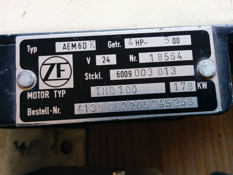 Mercedes-Benz ZF AEM-6DK - وحدة إي سي يو: صورة 3 Mercedes-Benz ZF AEM-6DK - وحدة إي سي يو: صورة 3