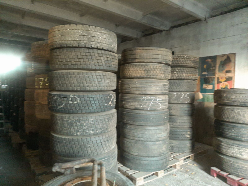 Michelin 295*80R22.5 255*70 \ 275*70* 265\70R19.5 - إطارات - شاحنة: صورة 1 Michelin 295*80R22.5 255*70 \ 275*70* 265\70R19.5 - إطارات - شاحنة: صورة 1