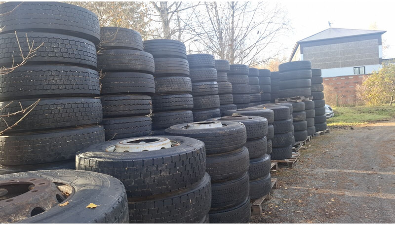 Michelin 295*80R22.5 255*70 \ 275*70* 265\70R19.5 - إطارات - شاحنة: صورة 1 Michelin 295*80R22.5 255*70 \ 275*70* 265\70R19.5 - إطارات - شاحنة: صورة 1
