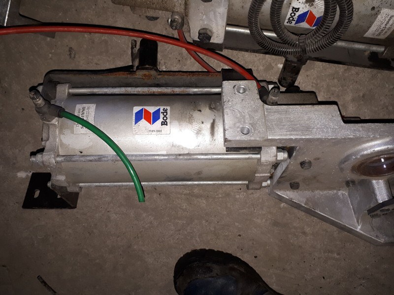 Neoplan BODE цилиндр закрытия - أسطوانة هيدروليكية: صورة 5 Neoplan BODE цилиндр закрытия - أسطوانة هيدروليكية: صورة 5