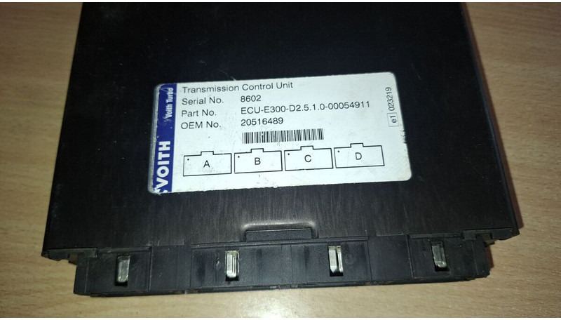 Voith ECU-E300 D2.3.0.0-00018011 - وحدة إي سي يو: صورة 4 Voith ECU-E300 D2.3.0.0-00018011 - وحدة إي سي يو: صورة 4