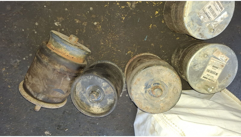 Volvo пневморессора . втулка стабилизатора - نظام التعليق الهوائي: صورة 3 Volvo пневморессора . втулка стабилизатора - نظام التعليق الهوائي: صورة 3