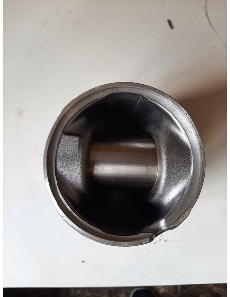 Volvo std 126.85 - المحرك و قطع الغيار: صورة 2 Volvo std 126.85 - المحرك و قطع الغيار: صورة 2