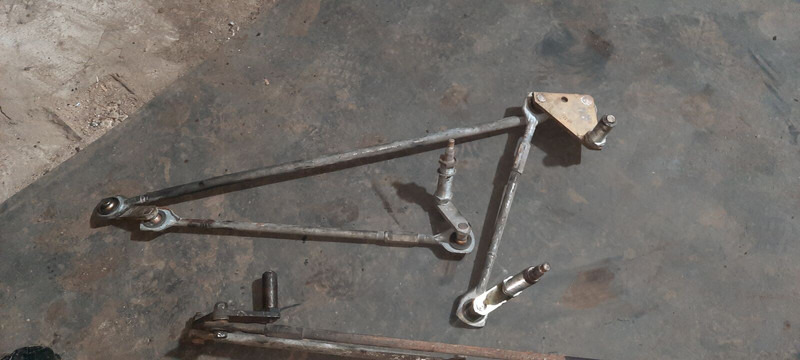 Volvo  - مساحة الزجاج الأمامي: صورة 5 Volvo  - مساحة الزجاج الأمامي: صورة 5