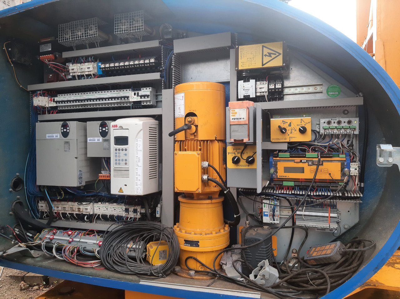Potain IGO T70A - رافعة ذاتية التركيب: صورة 1 Potain IGO T70A - رافعة ذاتية التركيب: صورة 1