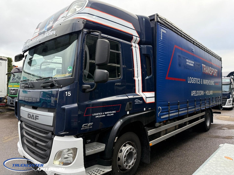 DAF CF 260 FA Slaapcabine, Euro 6, Schuifdak, NL truck - شاحنة ذات ستائر جانبية: صورة 2 DAF CF 260 FA Slaapcabine, Euro 6, Schuifdak, NL truck - شاحنة ذات ستائر جانبية: صورة 2