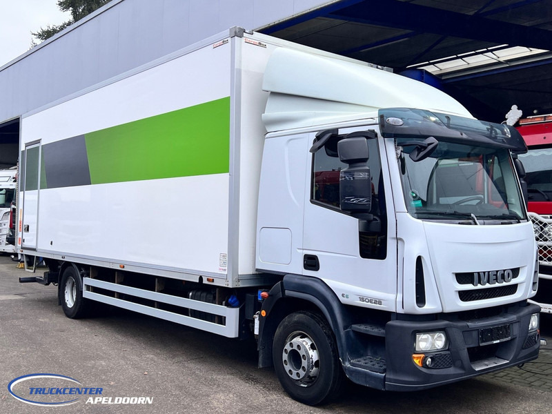 Iveco Eurocargo 150E28 175.650 km, AC, 2000 kg lift - شاحنة صندوقية: صورة 1 Iveco Eurocargo 150E28 175.650 km, AC, 2000 kg lift - شاحنة صندوقية: صورة 1