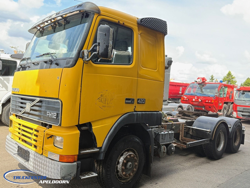 Volvo FH 12 - 420 6x4, Handgeschakeld, Euro 2, Hydrauliek - رأس تريلا: صورة 2 Volvo FH 12 - 420 6x4, Handgeschakeld, Euro 2, Hydrauliek - رأس تريلا: صورة 2