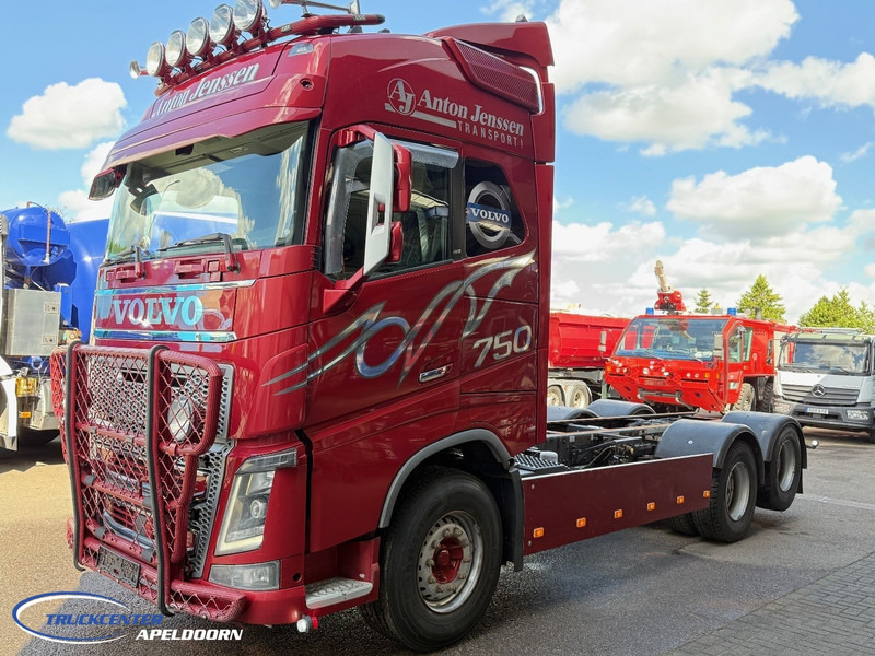 Volvo FH 750 6x4 Tandemlift, Retarder, PTO - شاحنة بهيكل معدني للمقصورة: صورة 3 Volvo FH 750 6x4 Tandemlift, Retarder, PTO - شاحنة بهيكل معدني للمقصورة: صورة 3
