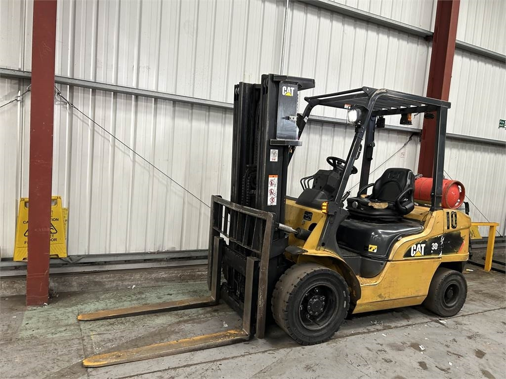 CAT GP30NT - رافعة شوكية تعمل بالغاز: صورة 2 CAT GP30NT - رافعة شوكية تعمل بالغاز: صورة 2