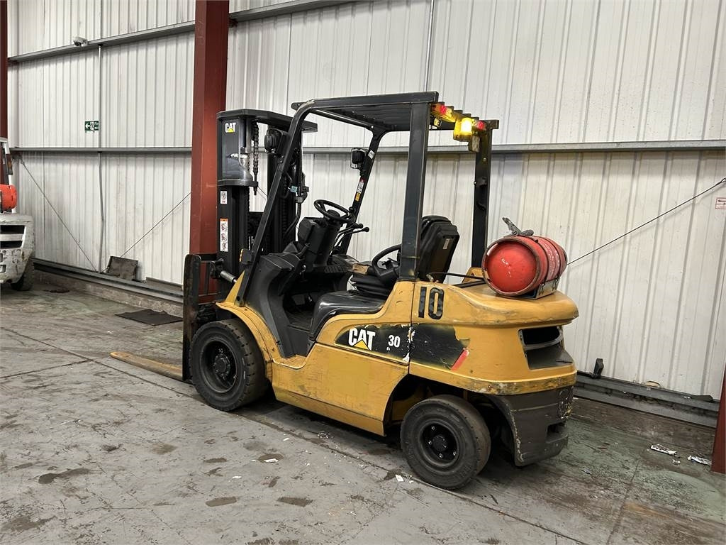 CAT GP30NT - رافعة شوكية تعمل بالغاز: صورة 3 CAT GP30NT - رافعة شوكية تعمل بالغاز: صورة 3