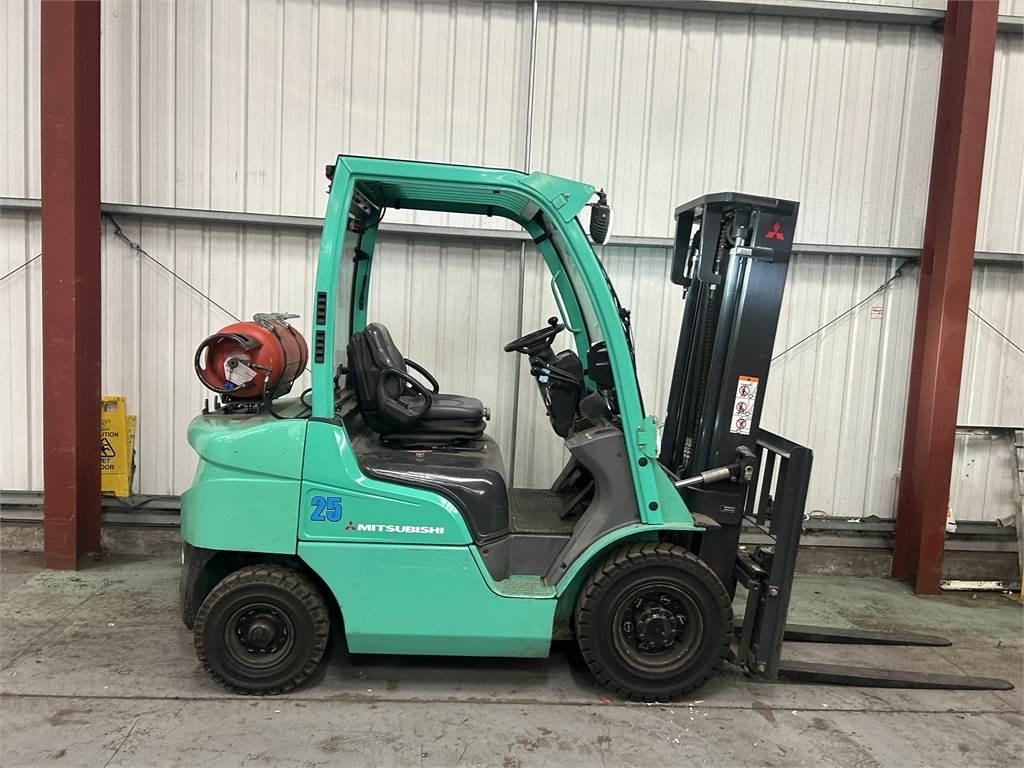 Mitsubishi FG25N - رافعة شوكية تعمل بالغاز: صورة 5 Mitsubishi FG25N - رافعة شوكية تعمل بالغاز: صورة 5