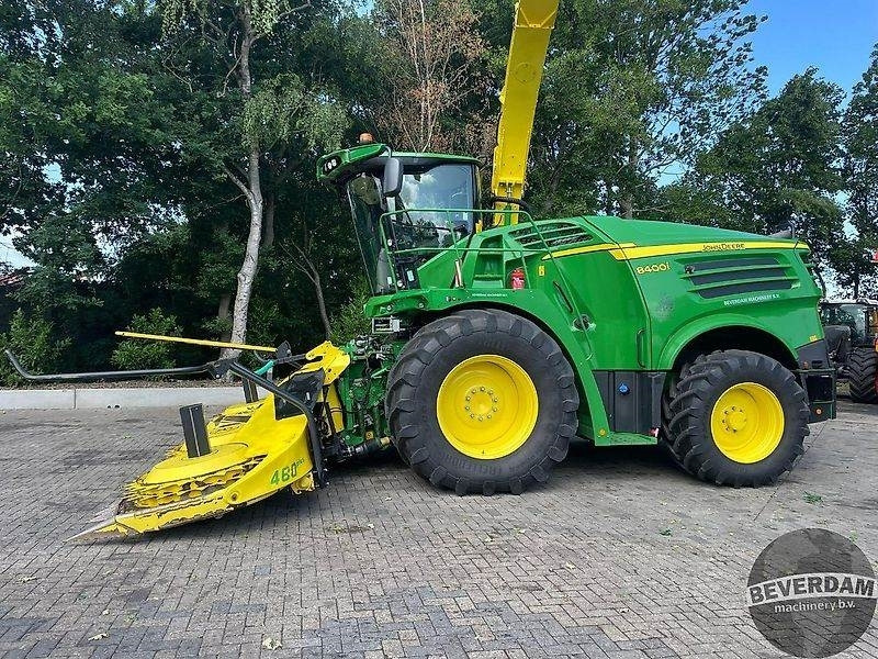 John Deere 8400 - آلات زراعية: صورة 3 John Deere 8400 - آلات زراعية: صورة 3