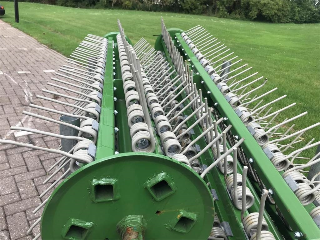 Krone Pick-up nieuw zonder beugels - ملحقاتحصادة الأعلاف: صورة 2 Krone Pick-up nieuw zonder beugels - ملحقاتحصادة الأعلاف: صورة 2