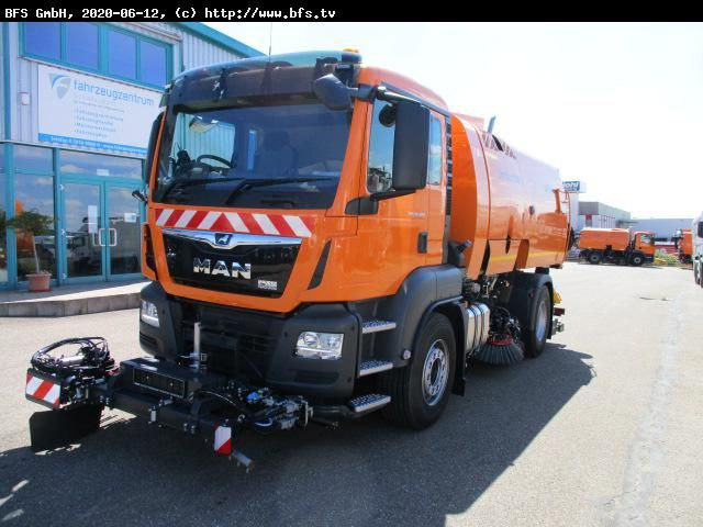 MAN TGS 18.400 4X2 BL Bucher OF 8000 RS Drehjet beid - سياره كنس شوارع: صورة 1 MAN TGS 18.400 4X2 BL Bucher OF 8000 RS Drehjet beid - سياره كنس شوارع: صورة 1