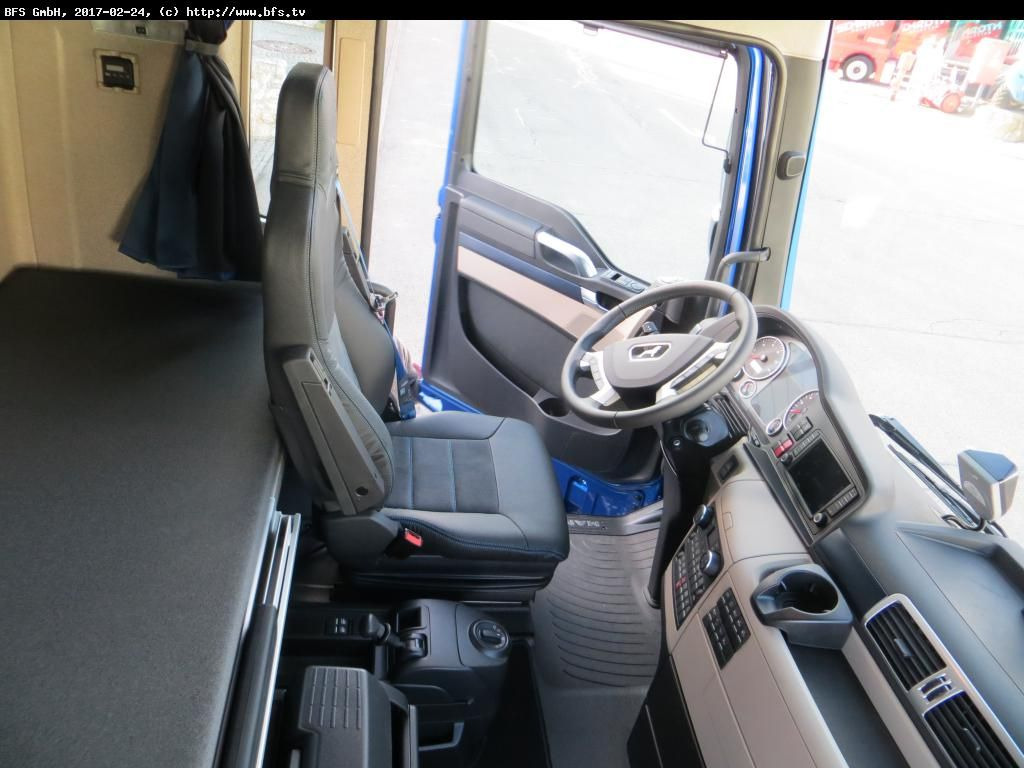 MAN TGX 18.640 4x2 LLS PerformanceLine Edition MAN TGX 18.640 4x2 LLS PerformanceLine Edition - رأس تريلا: صورة 4 MAN TGX 18.640 4x2 LLS PerformanceLine Edition MAN TGX 18.640 4x2 LLS PerformanceLine Edition - رأس تريلا: صورة 4