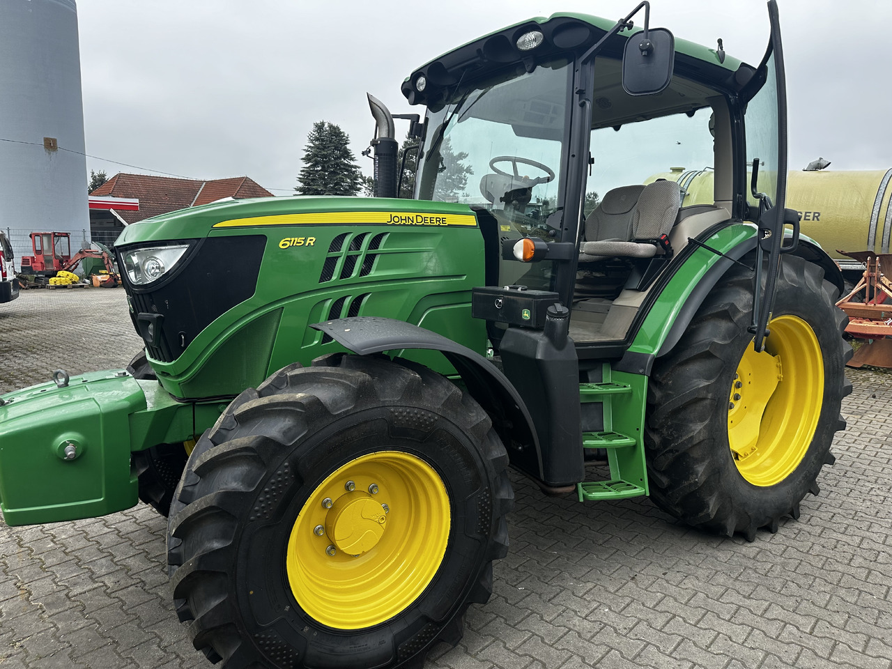 John Deere 6115R - جرار: صورة 3 John Deere 6115R - جرار: صورة 3