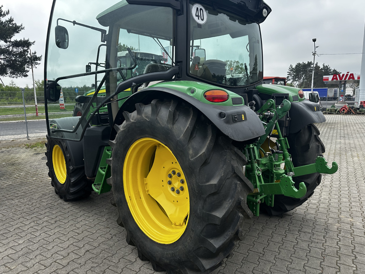 John Deere 6115R - جرار: صورة 2 John Deere 6115R - جرار: صورة 2